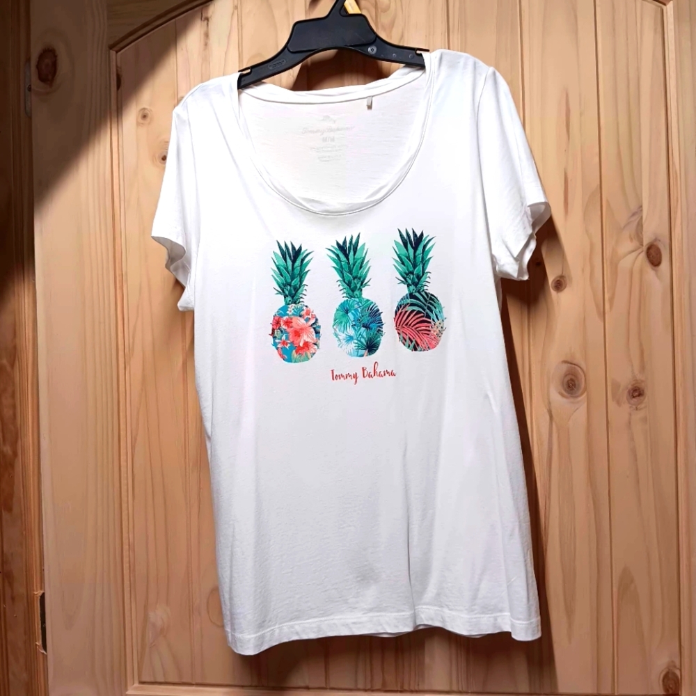 Tommy Bahama  Graphic Tee EUC